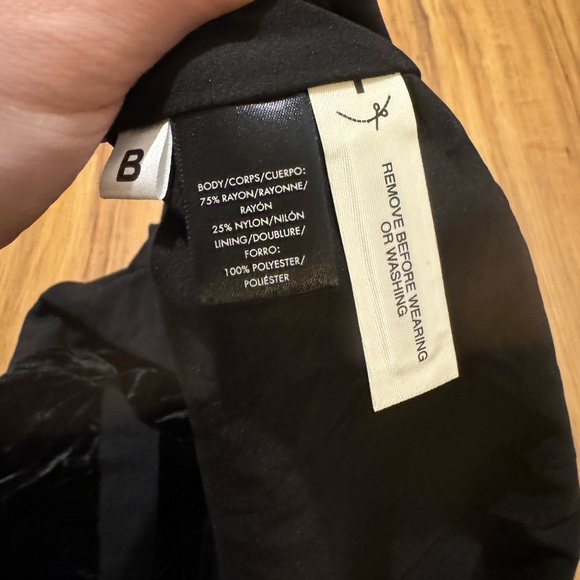 Ann Taylor Black Velvet Dress NWT size 8 petite - Picture 5 of 6